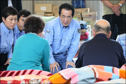 20111031-Kan Kantei after disaster shelter 11kamaishi10.jpg